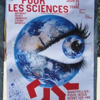 02x12 - L'affiche de l'evenement 'Marche pour les sciences' a Montpellier.