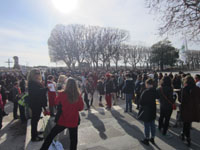 Rassemblement en nombre au jardin du Peyrou (1x3).