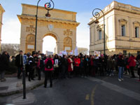 Departure of the "Women's March on Montpellier" around 3:45 p.m. (1x3).