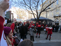 La fanfare en action à la place Jean Jaurès.