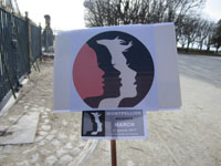 Ma pancarte recto-verso lors de la marche, confectionnée par Françoise Mariotti (1x2).