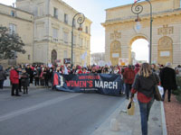 Départ de la marche "Women's March on Montpellier" vers 15 h 45 (3x3).